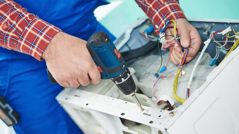 Kızılcahamam Midea Midea çamaşır makinesi kart tamiri – Su almama arızası orijinal parça ile giderildi. - Teknik servis örneği
